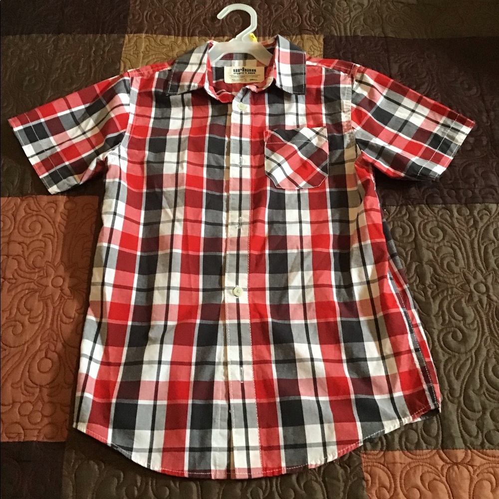 Short sleeve shirt